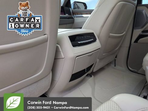 Used 2025 Cadillac Escalade ESV Sport Platinum w/ LPO, Floor Liner Package AWD/4WD image 27