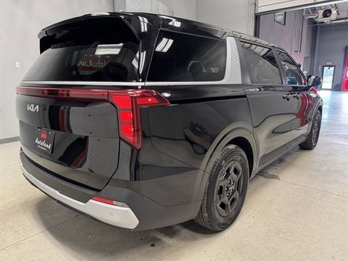 Used 2025 Kia Carnival image 7