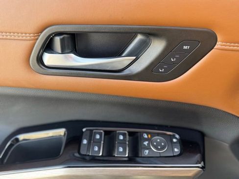 Used 2023 Nissan Pathfinder Platinum w/ Cargo Package image 10