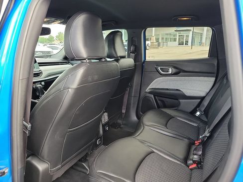 Used 2025 Jeep Compass Latitude AWD/4WD image 9