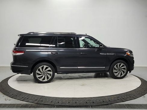 Used 2023 Lincoln Navigator Reserve AWD/4WD image 8