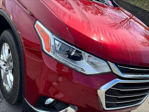 Used 2021 Chevrolet Traverse LT image 23