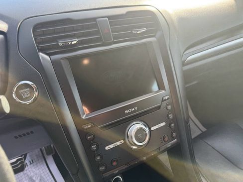 Used 2018 Ford Fusion Titanium image 15