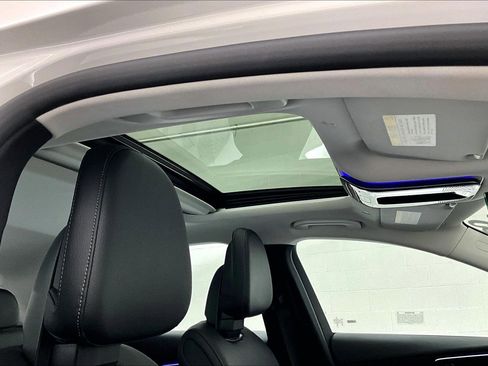 Used 2023 Mercedes-Benz C 300 Sedan image 28