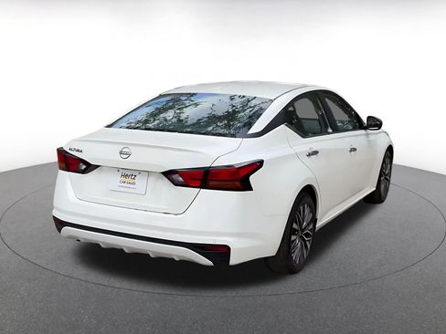 Used 2025 Nissan Altima 2.5 SV image 14