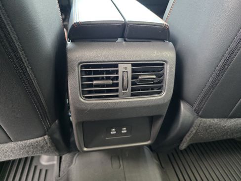 Used 2025 Nissan Rogue SV AWD/4WD image 25