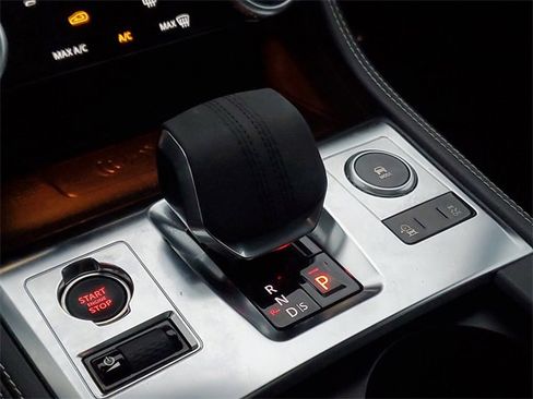 Certified 2025 Jaguar F-PACE R-Dynamic S image 33