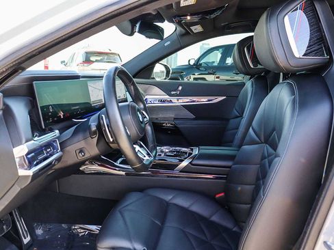 Used 2023 BMW 740i w/ Parking Assistance Package image 21