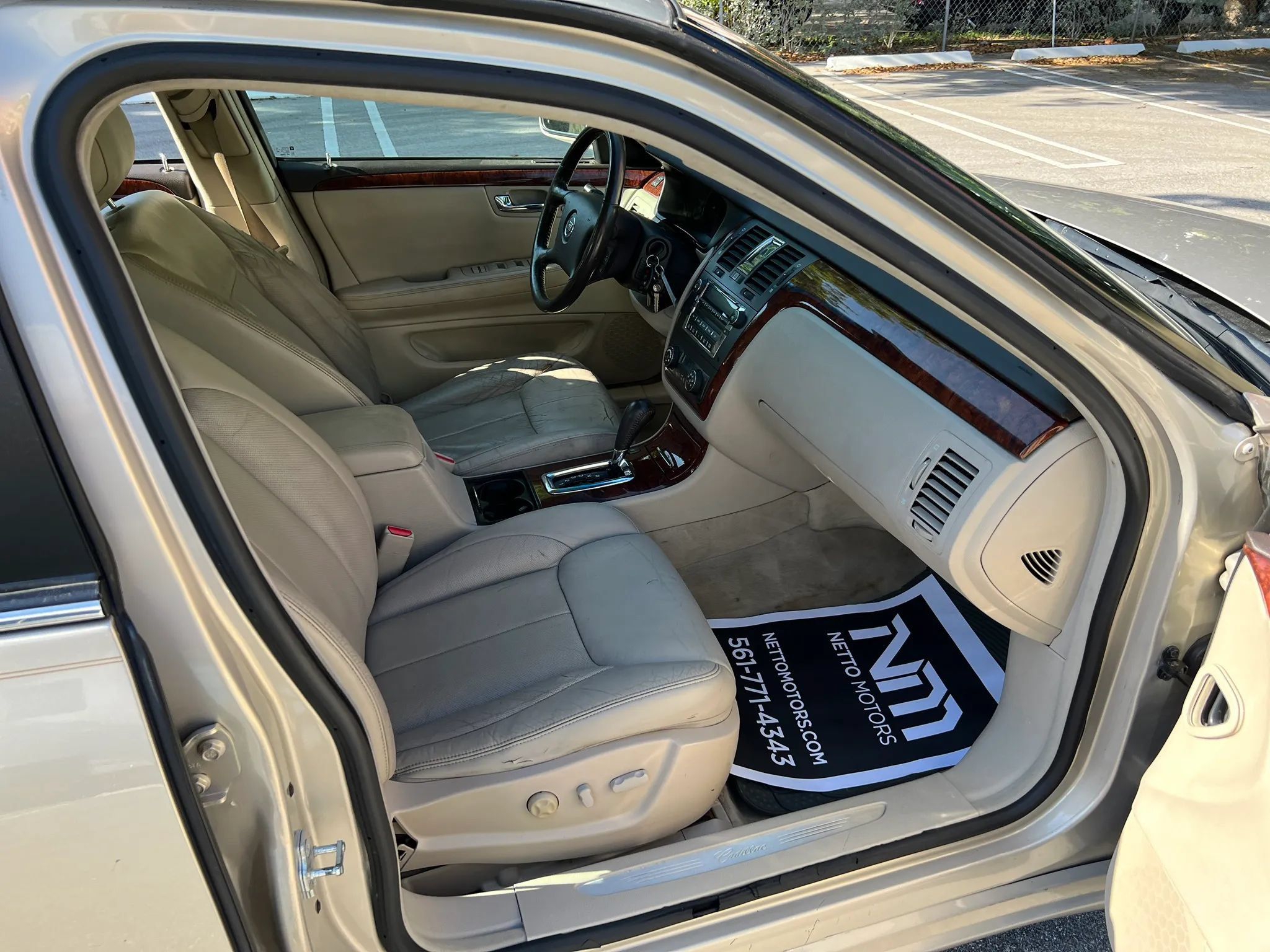 Used 2007 Cadillac DTS Luxury I FWD image 26