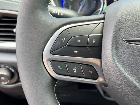 New 2025 Chrysler Pacifica Select w/ Fav Edition Package image 15