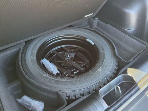 Used 2019 Jeep Cherokee Trailhawk image 41