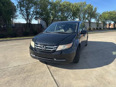 Used 2016 Honda Odyssey SE image 2