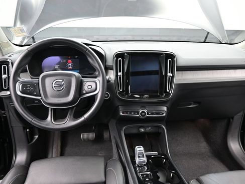 Used 2024 Volvo XC40 B5 Ultimate w/ Protection Package Premier AWD/4WD image 16