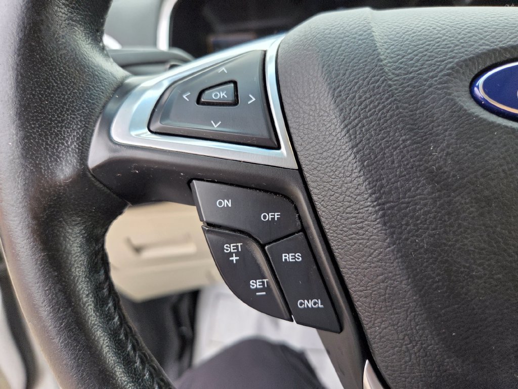 Used 2015 Ford Edge Titanium FWD image 12