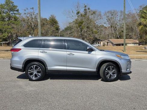 Used 2019 Toyota Highlander Plus image 36