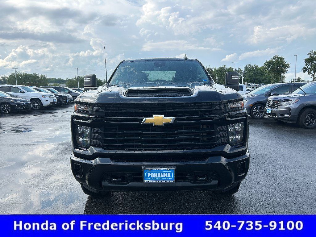 Used 2024 Chevrolet Silverado 2500 Custom w/ Custom Convenience Package AWD/4WD image 9