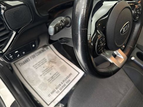 Used 2020 Kia Soul EX FWD image 29