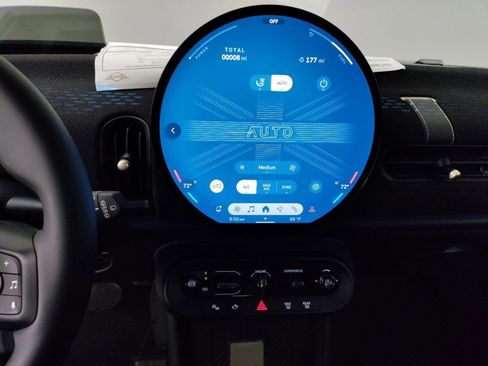 Used 2025 MINI Cooper 2-Door Hardtop image 16