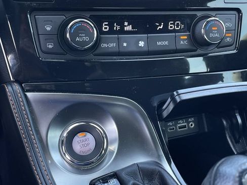 Used 2023 Nissan Maxima SR w/ Sport Mat Group FWD image 19