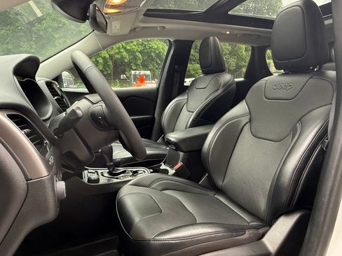 Used 2022 Jeep Cherokee Limited AWD/4WD image 21