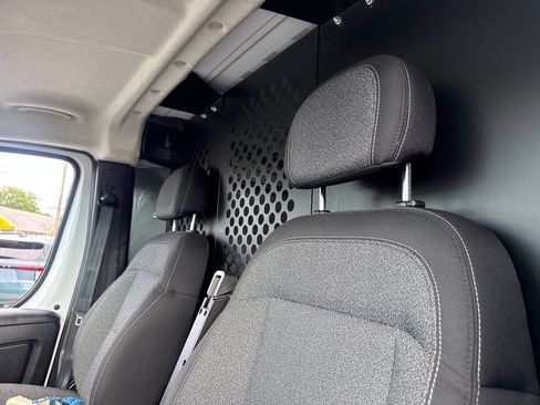 Used 2025 RAM ProMaster 2500 w/ U-Haul Equipment Group FWD image 30
