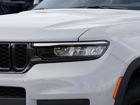 New 2025 Jeep Grand Cherokee L Altitude image 53