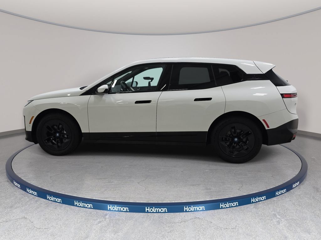 Used 2024 BMW iX xDrive50 AWD/4WD image 9