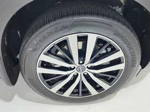 Certified 2025 Nissan Pathfinder Platinum FWD image 36