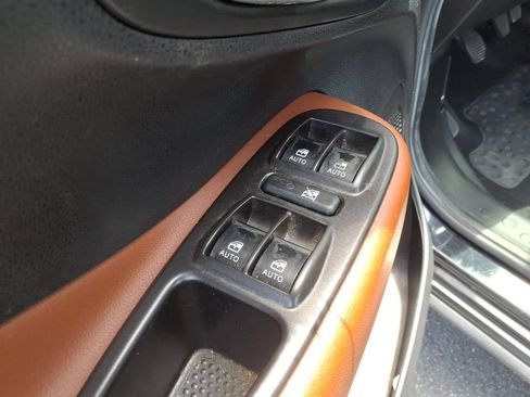Used 2014 FIAT 500L Trekking w/ Popular Equipment Group FWD image 11