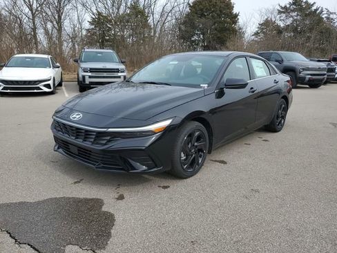 New 2026 Hyundai Elantra SEL Sport Premium FWD image 2