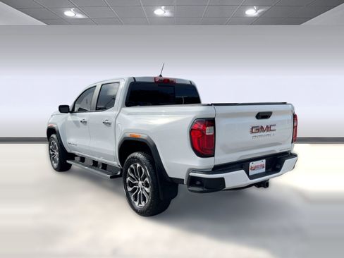 Used 2024 GMC Canyon Denali image 3