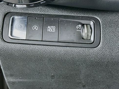 Used 2025 Chevrolet Equinox LT FWD image 17