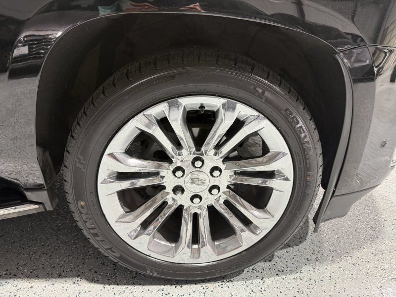 Used 2018 Cadillac Escalade Premium Luxury w/ LPO, Radiant Package AWD/4WD image 5
