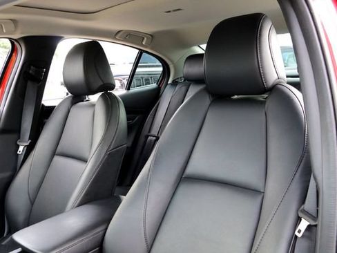 Used 2024 MAZDA MAZDA3 s FWD image 11