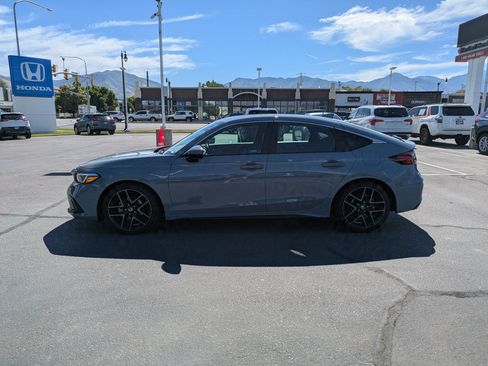 Used 2023 Honda Civic Sport Touring image 9
