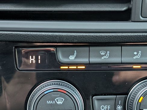 Used 2023 Volkswagen Jetta GLI Autobahn image 31