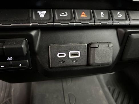 Used 2023 Chevrolet Silverado 2500 LT w/ Convenience Package image 34