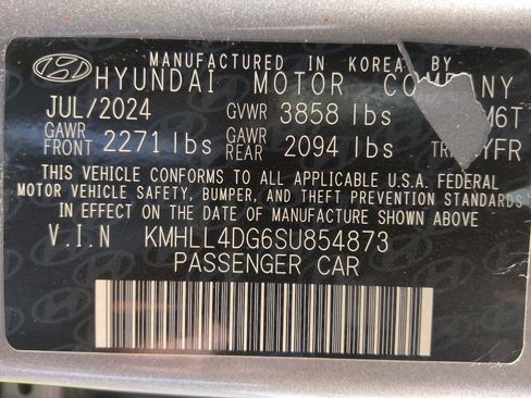 Used 2025 Hyundai Elantra SE FWD image 33