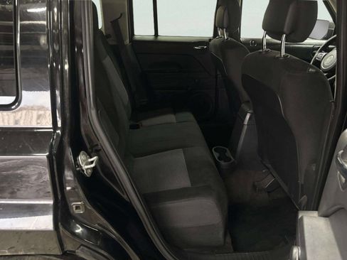 Used 2016 Jeep Patriot Sport image 18