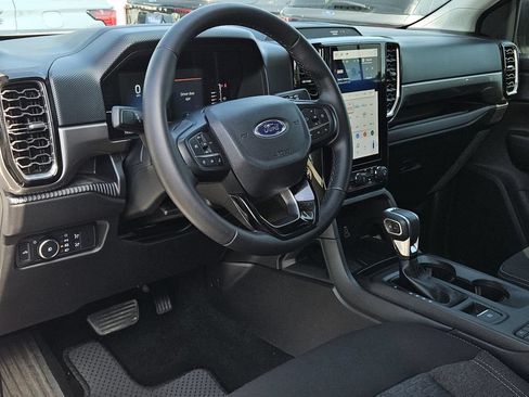 Used 2025 Ford Ranger XLT w/ Chrome Accent Package RWD image 25