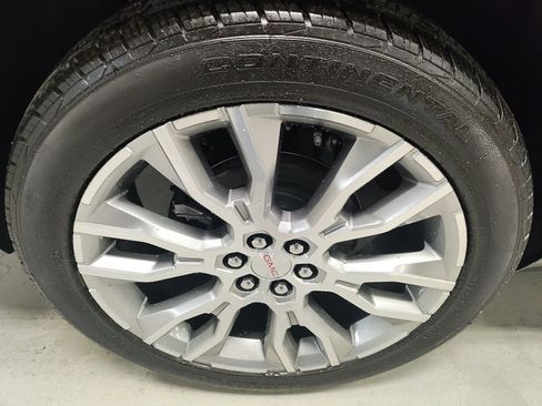 New 2026 GMC Acadia Denali w/ Super Cruise Package image 3