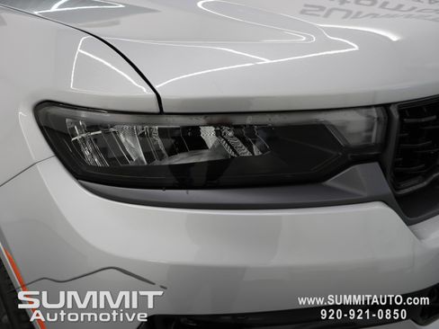 New 2026 Jeep Grand Cherokee Limited Reserve image 26