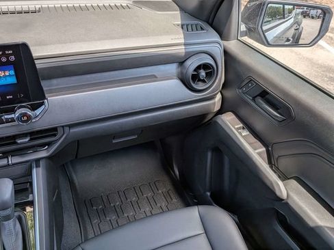 Used 2025 Chevrolet Colorado Trail Boss AWD/4WD image 18