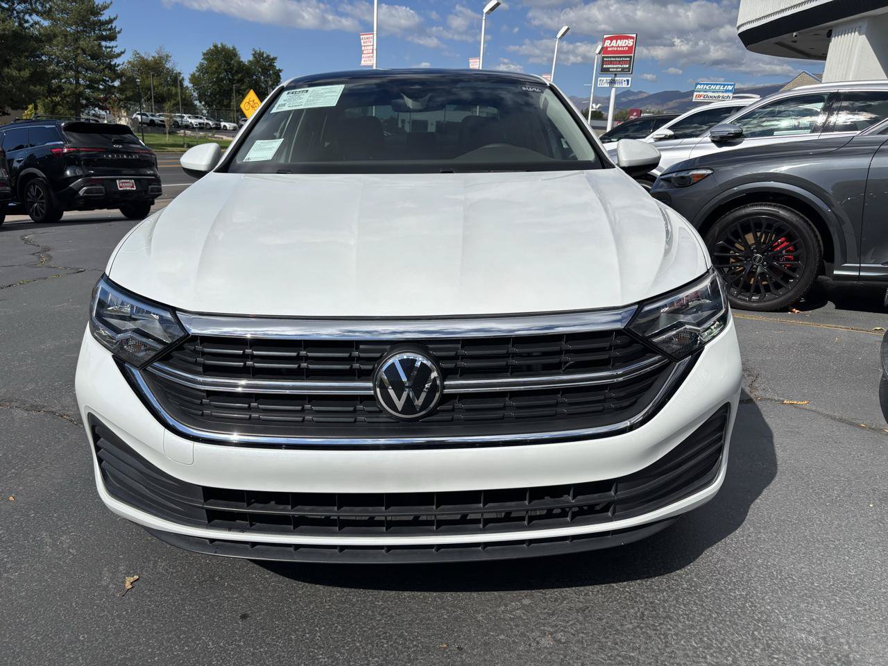 Used 2024 Volkswagen Jetta SE w/ Panoramic Sunroof Package FWD image 11
