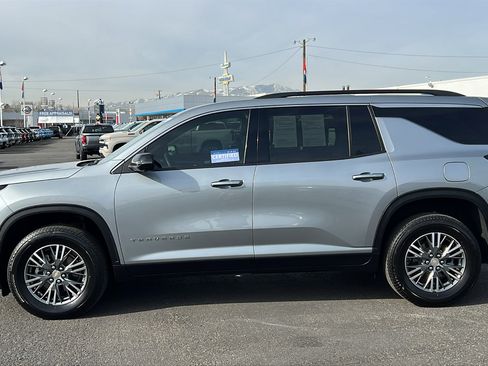 Certified 2024 Chevrolet Traverse LT image 8