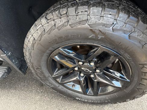 Used 2020 Chevrolet Silverado 1500 Custom Trail Boss w/ Custom Convenience Package AWD/4WD image 12