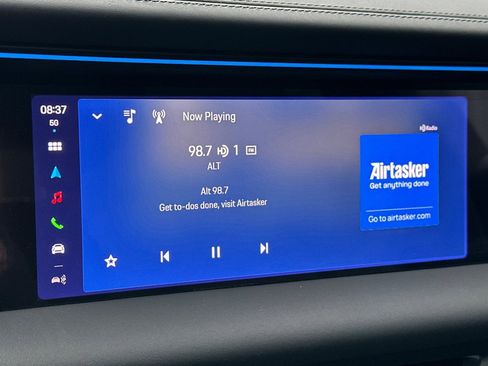 Used 2025 Porsche Macan Turbo Electric w/ Premium Package image 18