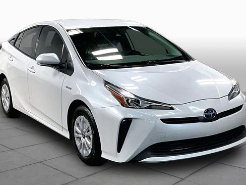Used 2021 Toyota Prius L Eco image 3