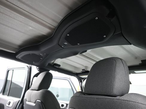 New 2026 Jeep Wrangler Unlimited Rubicon image 25