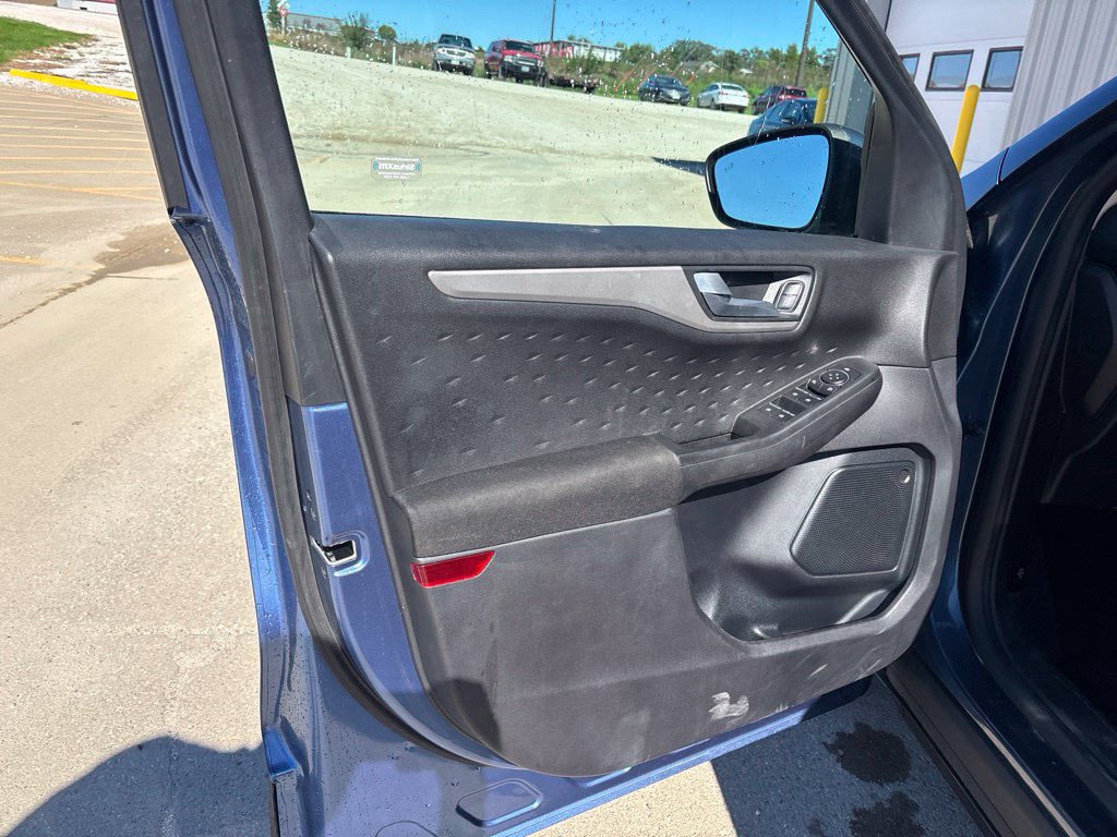 Used 2020 Ford Escape SE FWD image 11